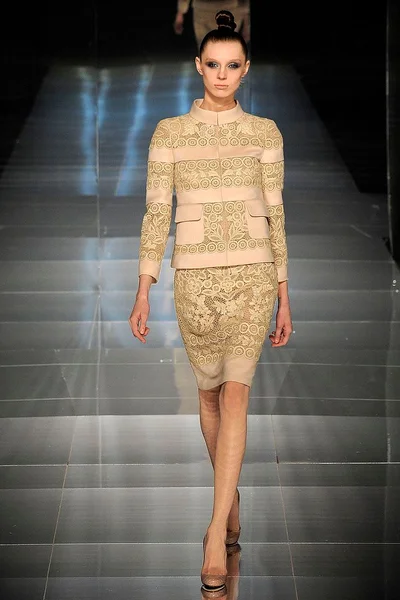 Look 9